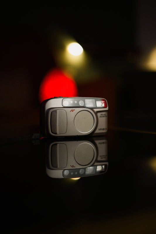 Minolta Riva zoom 70 - 35mm Film Camera