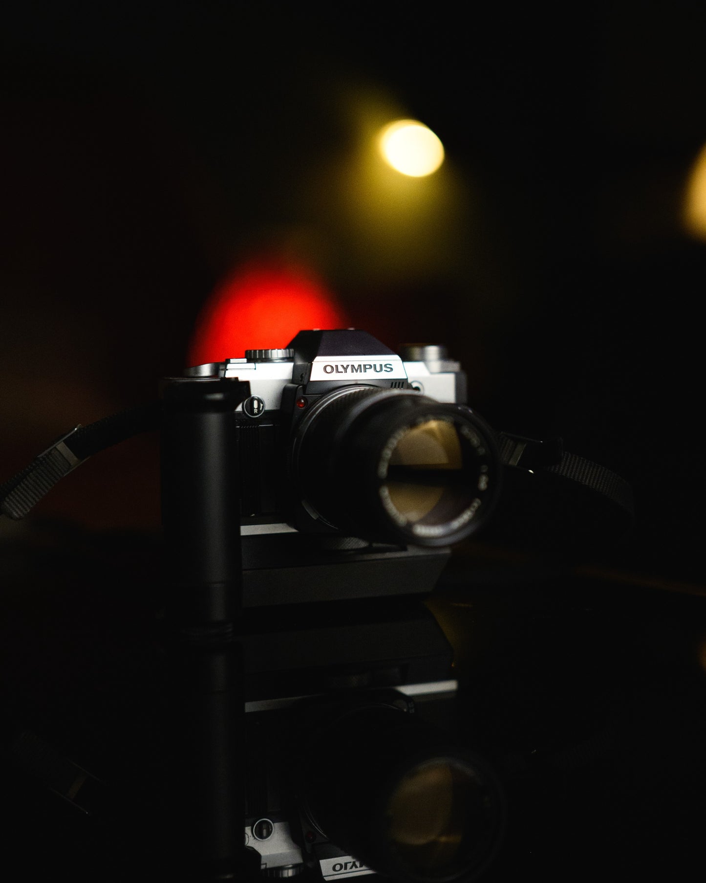 Olympus om20 w/ 28-80mm + 135mm f2.8 lens - 35mm Film Camera