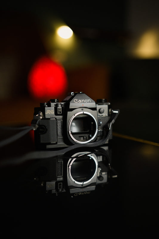 Canon A1 body (-) [Camera body only works in manual mode, will not activate aperture or shutter priority]