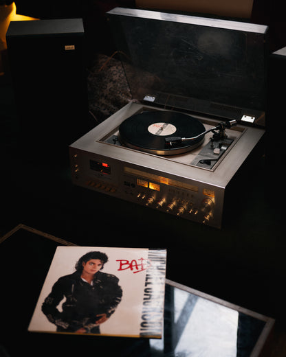 [Complete Sound System] Akai ac3800 Amplifier + Built-in Vinyl pickup with Akai Speakers