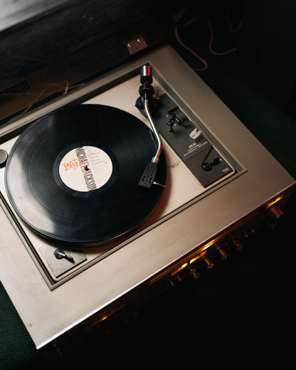 [Complete Sound System] Akai ac3800 Amplifier + Built-in Vinyl pickup with Akai Speakers